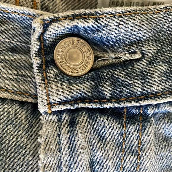 Levi 560 “Comfort Fit” - Light Stonewash, 30W 30L - Picture 3 of 11